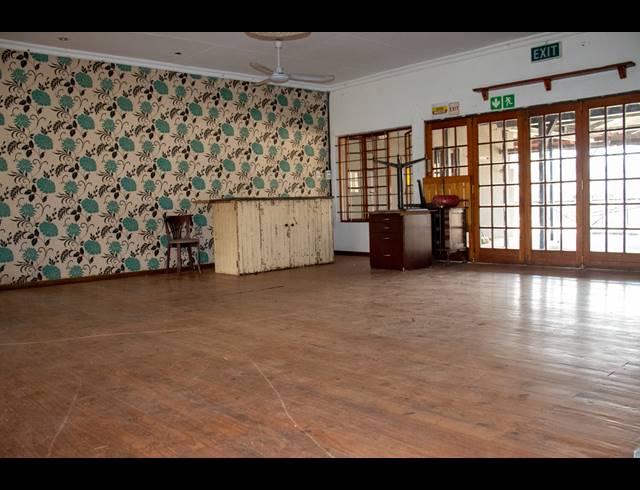 503M² BUSINESS FOR SALE IN HENLEY ON KLIP